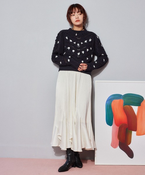 mysty woman（ミスティウーマン）の「花刺繍ケーブルニット 638052（ニット/セーター・レディース・アイボリー/ネイビー/ピンク・FREE）」の22枚目の写真