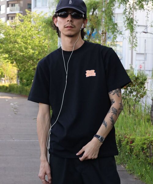 BEN DAVIS(ベンデイビス)の「【BEN DAVIS(ベンデイビス)】OVERLAP COOL TEE / Tシャツ 接触冷感 半袖 クルーネック ワンポイント 刺繍 ワンポイント(Tシャツ/カットソー・メンズ・ネイビー/ベージュ/ホワイト/ブラック・X-LARGE/LARGE/MEDIUM)」の13枚目の写真