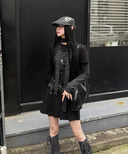 ODD STUDIO(オッドスタジオ)の「レイヤードストライプマフラーセットロングスリーブ - ブラック(Tシャツ/カットソー・レディース・ブラック・ONE)」の11枚目の写真