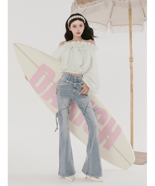 Darich（ダーリッチ）の「ピコレースハイウエストフレアデニム（デニムパンツ・レディース・ライトブルー・XS/S/M）」の2枚目の写真