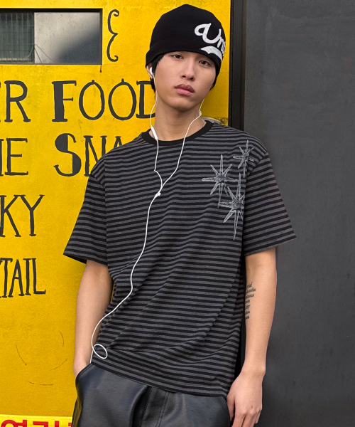 UNTITLED SEOUL(アンタイトル ソウル)の「アンタイトル ステリナイト スモールストライプショートスリーブ ブラックチャコール(Tシャツ/カットソー・メンズ・その他・MEDIUM/LARGE/X-LARGE)」の1枚目の写真
