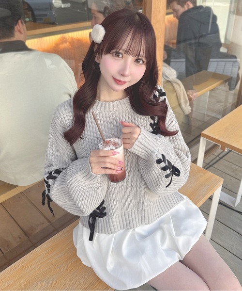 one way（ワンウェイ）の「ショートレーシングニット（ニット/セーター・レディース・グレー/ベージュ/ホワイト/レッド・FREE）」の2枚目の写真