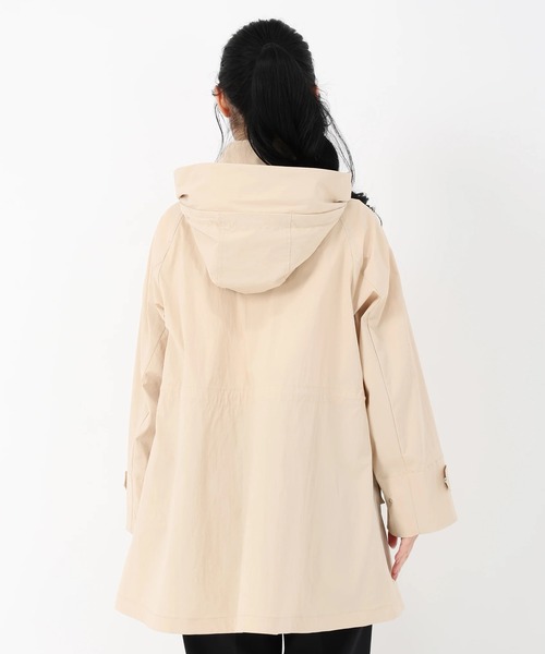 STRAWBERRY-FIELDS(ストロベリーフィールズ)の「テクノタフタ_ミディ丈2WAYマウンテンパーカー(マウンテンパーカー・レディース・ブルー/ベージュ/ネイビー・2)」の5枚目の写真