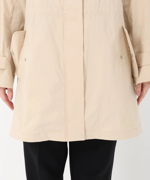 STRAWBERRY-FIELDS(ストロベリーフィールズ)の「テクノタフタ_ミディ丈2WAYマウンテンパーカー(マウンテンパーカー・レディース・ブルー/ベージュ/ネイビー・2)」の12枚目の写真