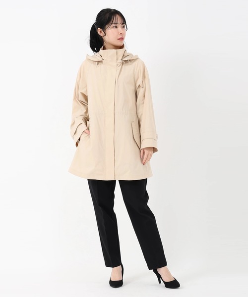 STRAWBERRY-FIELDS(ストロベリーフィールズ)の「テクノタフタ_ミディ丈2WAYマウンテンパーカー(マウンテンパーカー・レディース・ブルー/ベージュ/ネイビー・2)」の13枚目の写真