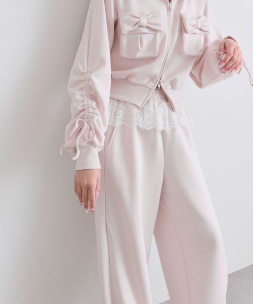 OLIVE des OLIVE（オリーブデオリーブ）の「【セットアップ対応】ウエストフリルバレルレッグパンツ（スウェットパンツ・レディース・トップグレー/ネイビー/ピンク・FREE）」の3枚目の写真