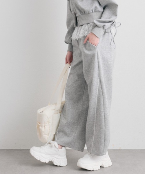 OLIVE des OLIVE（オリーブデオリーブ）の「【セットアップ対応】ウエストフリルバレルレッグパンツ（スウェットパンツ・レディース・トップグレー/ネイビー/ピンク・FREE）」の5枚目の写真