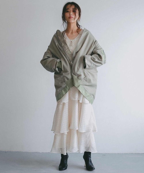 AJUGA.(アジュガ)の「ロングシルエット MA-1ブルゾン(MA-1・レディース・カーキ/オフホワイト・FREE)」の7枚目の写真