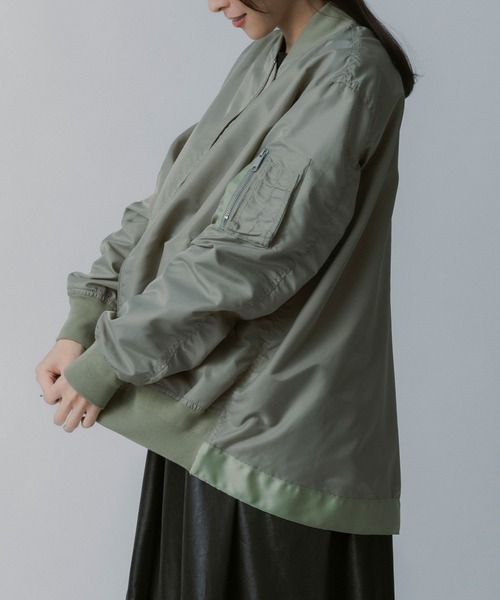 AJUGA.(アジュガ)の「ロングシルエット MA-1ブルゾン(MA-1・レディース・カーキ/オフホワイト・FREE)」の18枚目の写真