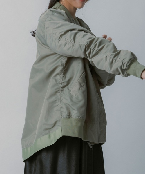 AJUGA.(アジュガ)の「ロングシルエット MA-1ブルゾン(MA-1・レディース・カーキ/オフホワイト・FREE)」の21枚目の写真