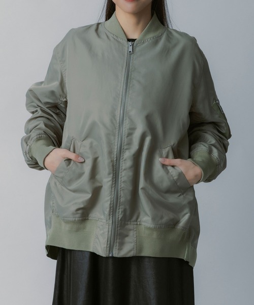 AJUGA.(アジュガ)の「ロングシルエット MA-1ブルゾン(MA-1・レディース・カーキ/オフホワイト・FREE)」の16枚目の写真