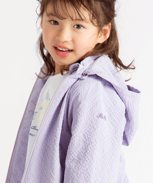 BeBe（ベベ）の「【撥水加工】サッカーチェックフード付きペプラムブルゾン(90~150cm)（ブルゾン・キッズ・ベージュ/パープル・110cm/120cm/90cm/130cm/100cm/140cm）」の7枚目の写真