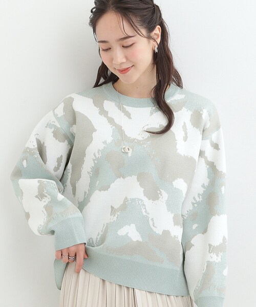 SHOO・LA・RUE(シューラルー)の「【洗濯機可/S-LL】1枚で華やかに ラメ入りニュアンス柄ニット(ニット/セーター・レディース・グリーン系/ライトグレー/ベージュ・03/02/01/04)」の3枚目の写真