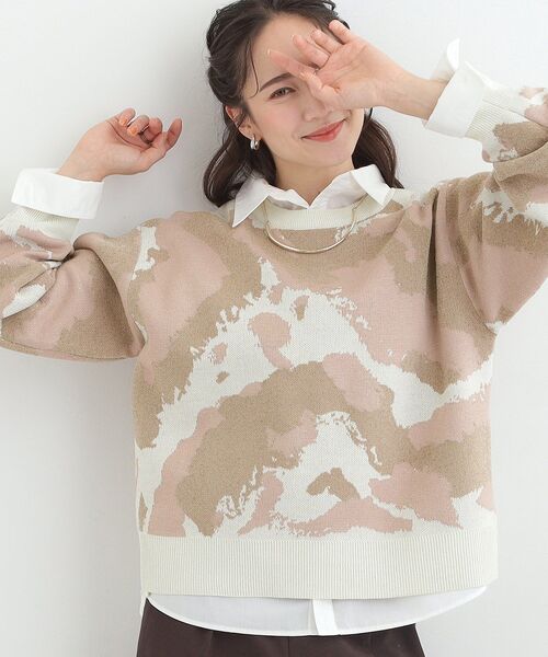 SHOO・LA・RUE(シューラルー)の「【洗濯機可/S-LL】1枚で華やかに ラメ入りニュアンス柄ニット(ニット/セーター・レディース・グリーン系/ライトグレー/ベージュ・03/02/01/04)」の2枚目の写真