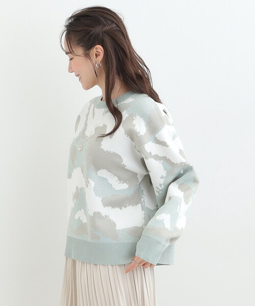 SHOO・LA・RUE(シューラルー)の「【洗濯機可/S-LL】1枚で華やかに ラメ入りニュアンス柄ニット(ニット/セーター・レディース・グリーン系/ライトグレー/ベージュ・03/02/01/04)」の6枚目の写真