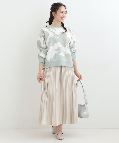 SHOO・LA・RUE(シューラルー)の「【洗濯機可/S-LL】1枚で華やかに ラメ入りニュアンス柄ニット(ニット/セーター・レディース・グリーン系/ライトグレー/ベージュ・03/02/01/04)」の7枚目の写真