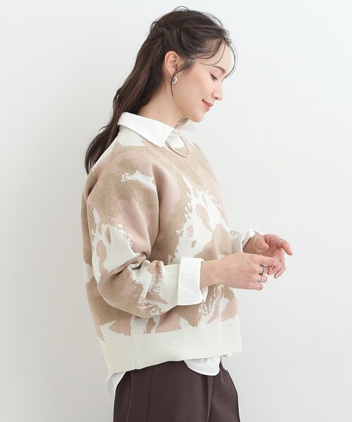 SHOO・LA・RUE(シューラルー)の「【洗濯機可/S-LL】1枚で華やかに ラメ入りニュアンス柄ニット(ニット/セーター・レディース・グリーン系/ライトグレー/ベージュ・03/02/01/04)」の14枚目の写真