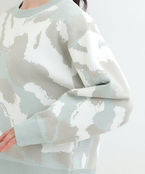 SHOO・LA・RUE(シューラルー)の「【洗濯機可/S-LL】1枚で華やかに ラメ入りニュアンス柄ニット(ニット/セーター・レディース・グリーン系/ライトグレー/ベージュ・03/02/01/04)」の21枚目の写真