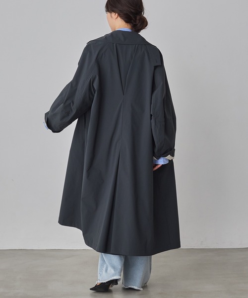 hunch(ハンチ)の「ストレッチポリエステル トレンチコート(トレンチコート・レディース・セージグリーン/ベージュ/チャコール・FREE)」の11枚目の写真