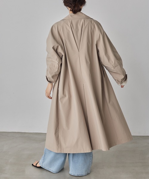 hunch(ハンチ)の「ストレッチポリエステル トレンチコート(トレンチコート・レディース・セージグリーン/ベージュ/チャコール・FREE)」の17枚目の写真