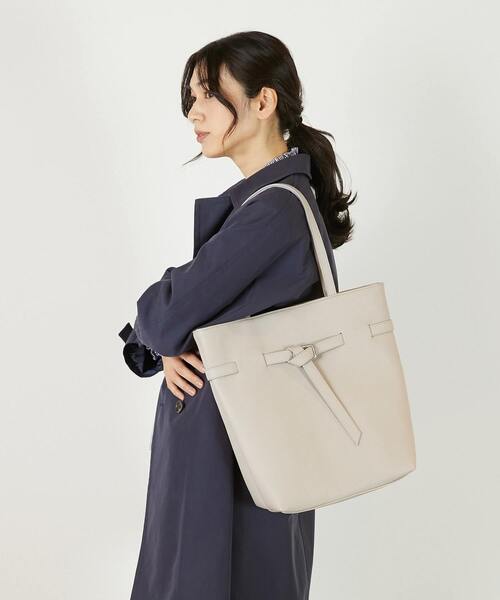 MELROSE claire(メルローズ クレール)の「【ベルト付きトートバッグ】(トートバッグ・レディース・ブラック/ライトグレー/ダークベージュ・FREE)」の17枚目の写真