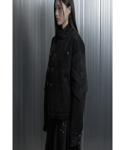 ETRE AU SOMMET(エトレオソメ)の「Suede Volume Over Bomber Jacket (Black)(ムートンコート・レディース・その他・FREE)」の2枚目の写真