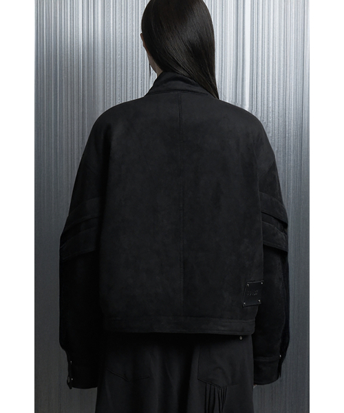 ETRE AU SOMMET(エトレオソメ)の「Suede Volume Over Bomber Jacket (Black)(ムートンコート・レディース・その他・FREE)」の3枚目の写真