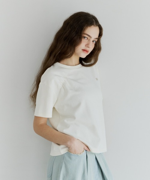 OLUN(オルン)の「"OLUN" logo gathered t-shirt/"OLUN"ロゴ刺繍ギャザーTシャツ(Tシャツ/カットソー・レディース・アイボリー/ピンク・SMALL/MEDIUM)」の14枚目の写真