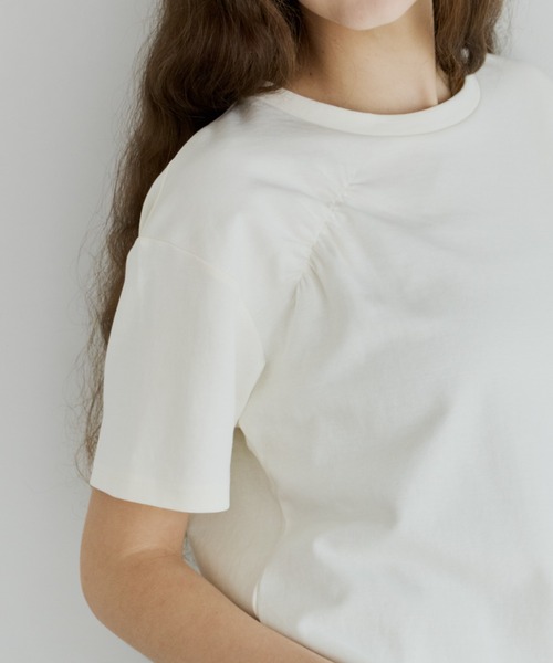 OLUN(オルン)の「"OLUN" logo gathered t-shirt/"OLUN"ロゴ刺繍ギャザーTシャツ(Tシャツ/カットソー・レディース・アイボリー/ピンク・SMALL/MEDIUM)」の15枚目の写真