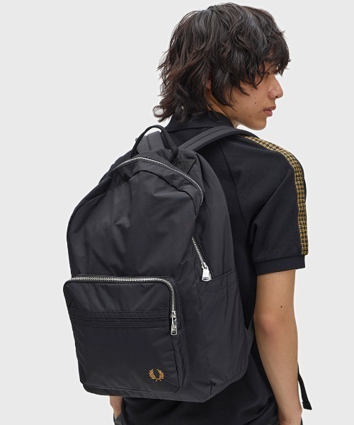 FRED PERRY（フレッドペリー）の「Brentham Backpack／ブレンサムバックパック（バックパック/リュック・メンズ・ブラック・ONE SIZE）」の2枚目の写真
