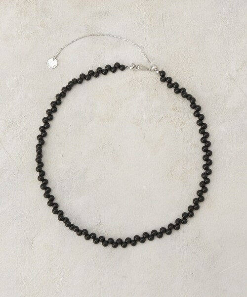 OPAQUE.CLIP（オペークドットクリップ）の「フェイクパールビーズスライドネックレス（ネックレス・レディース・オフホワイト/ブラック・00）」の2枚目の写真