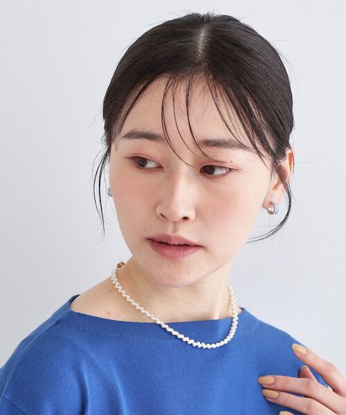 OPAQUE.CLIP（オペークドットクリップ）の「フェイクパールビーズスライドネックレス（ネックレス・レディース・オフホワイト/ブラック・00）」の7枚目の写真