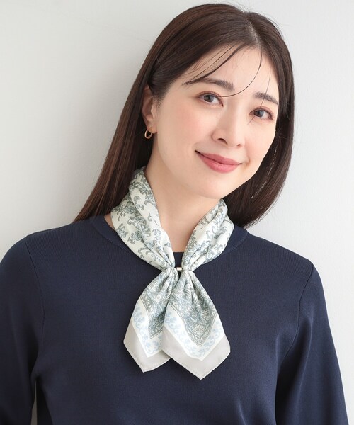 SHOO・LA・RUE（シューラルー）の「【接触冷感／UVカット】ひんやりワンタッチスカーフ（バンダナ/スカーフ・レディース・アイボリー系3/グレー系3/ネイビー系3/ベージュ系3/ピンク系8/イエロー系3・00）」の12枚目の写真