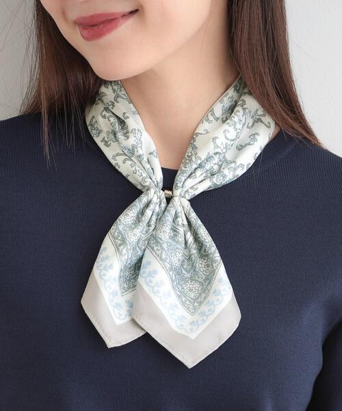 SHOO・LA・RUE（シューラルー）の「【接触冷感／UVカット】ひんやりワンタッチスカーフ（バンダナ/スカーフ・レディース・アイボリー系3/グレー系3/ネイビー系3/ベージュ系3/ピンク系8/イエロー系3・00）」の7枚目の写真