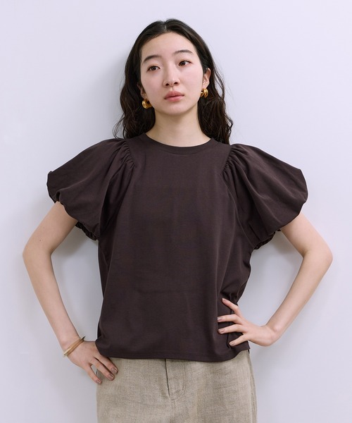 ADAM ET ROPE'(アダムエロペ)の「【WEB限定】パフスリーブプルオーバー(Tシャツ/カットソー・レディース・オフホワイト/ブラウン系その他/ブラック・FREE)」の3枚目の写真