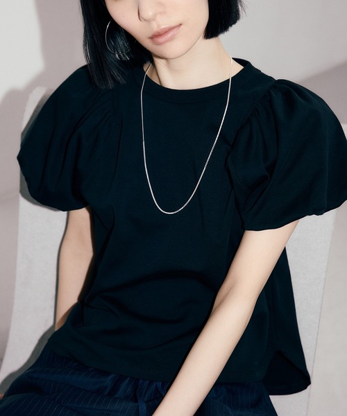ADAM ET ROPE'(アダムエロペ)の「【WEB限定】パフスリーブプルオーバー(Tシャツ/カットソー・レディース・オフホワイト/ブラウン系その他/ブラック・FREE)」の1枚目の写真