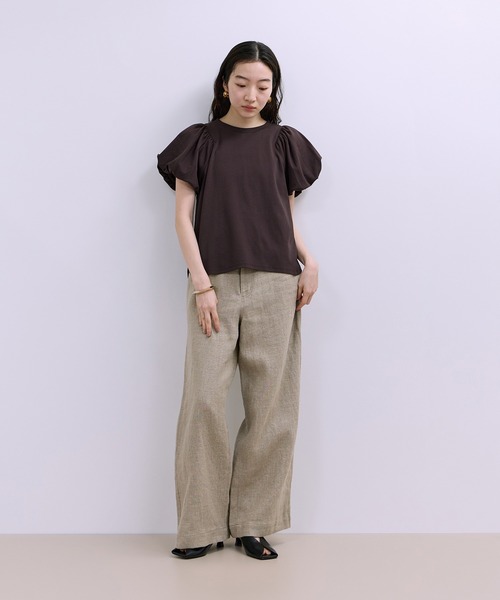 ADAM ET ROPE'(アダムエロペ)の「【WEB限定】パフスリーブプルオーバー(Tシャツ/カットソー・レディース・オフホワイト/ブラウン系その他/ブラック・FREE)」の7枚目の写真