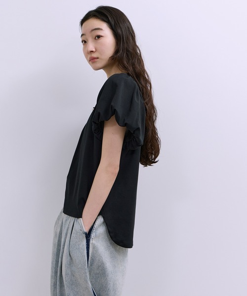 ADAM ET ROPE'(アダムエロペ)の「【WEB限定】パフスリーブプルオーバー(Tシャツ/カットソー・レディース・オフホワイト/ブラウン系その他/ブラック・FREE)」の15枚目の写真