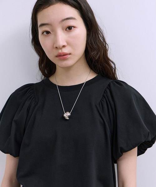 ADAM ET ROPE'(アダムエロペ)の「【WEB限定】パフスリーブプルオーバー(Tシャツ/カットソー・レディース・オフホワイト/ブラウン系その他/ブラック・FREE)」の16枚目の写真