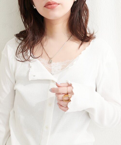 natural couture(ナチュラルクチュール)の「レースデザインカットソー(Tシャツ/カットソー・レディース・オフホワイト/サックスブルー/ピンク/ネイビー・FREE)」の2枚目の写真