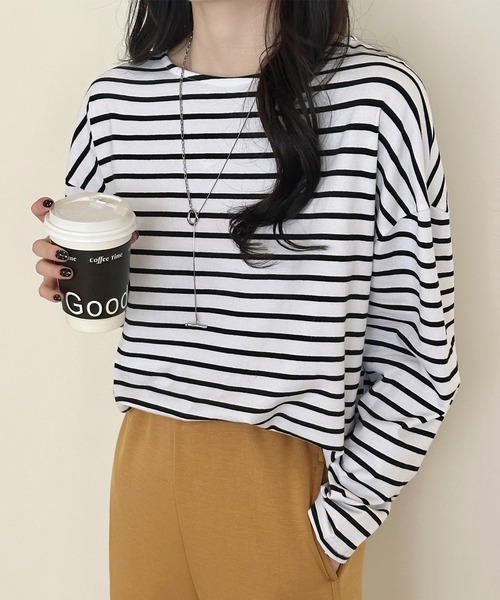 DAY CLOSET(デイ クローゼット)の「【アシメヘム/ルーズシルエット】ゆるっとドロップショルダー。長袖 ボーダー柄 ロング Tシャツ(Tシャツ/カットソー・レディース・ホワイト/ブラック・M/L)」の1枚目の写真