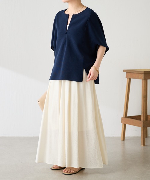 COLLAGE GALLARDAGALANTE（コラージュガリャルダガランテ）の「変形ドルマンシアーニット/WEB限定カラー展開（Tシャツ/カットソー・レディース・ネイビー/ブラック/ホワイト/ブルー・FREE）」の14枚目の写真