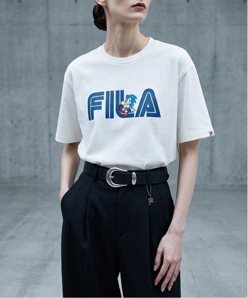 FILA(フィラ)の「S/S TEE / SEGA×FILAロゴプリントTシャツ(Tシャツ/カットソー・メンズ・グレー/ホワイト・M/S/XL/L)」の1枚目の写真