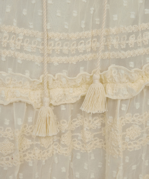 OURNOSTALGIA（アワー ノスタルジア）の「Lace shirring cancan skirt_Cream(O25-SK06)（スカート・レディース・Cream・FREE）」の4枚目の写真