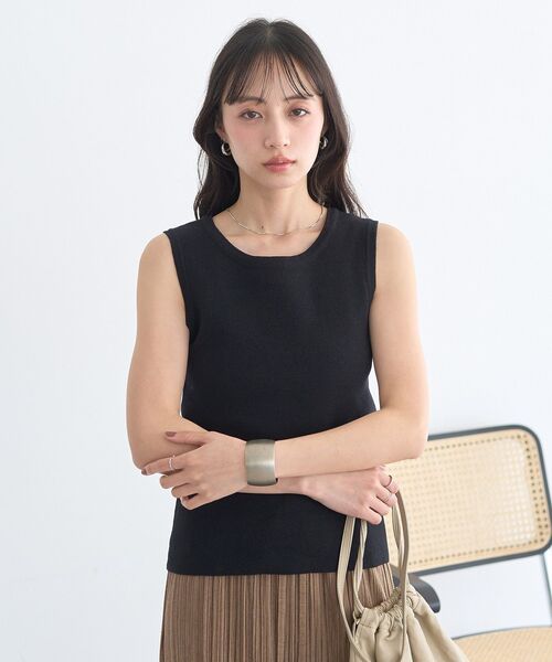earth music&ecology(アースミュージックアンドエコロジー)の「ニットタンクトップ(タンクトップ・レディース・アイボリー/その他6/ブラック・FREE)」の7枚目の写真
