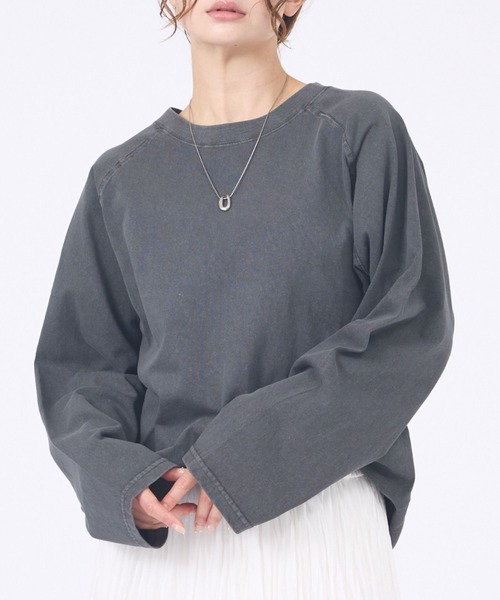 abahouse mavie(アバハウスマヴィ)の「【バックロゴ】ラグランプルオーバー(Tシャツ/カットソー・レディース・ベージュ/オフホワイト/チャコールグレー・フリー)」の2枚目の写真