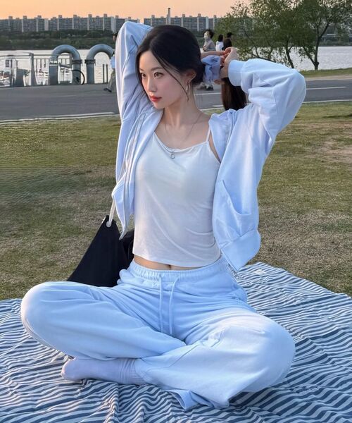 AMESWORLDWIDE(アメスワールドワイド)の「CLASSIC SLIM BOOT CUT SWEAT PANTS BLUE(スウェットパンツ・レディース・その他・SMALL/MEDIUM)」の17枚目の写真