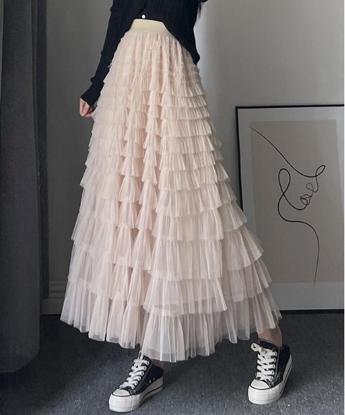 &soiree(アンドソワレ)の「ウエストゴムティアードフリルシアースカート(スカート・レディース・グリーン/ピンク/ベージュ/オフホワイト/ブラック・FREE)」の1枚目の写真