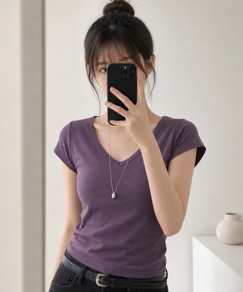 GENERAL IDEA(ジェネラルアイデア)の「【GENERAL IDEA】デイリー ショートスリーブ Vネック半袖Tシャツ / DAILY SHORT SLEEVE V-NECK T-SHIRT(Tシャツ/カットソー・レディース・ブラック/カーキ/パープル/ホワイト・S/M/L)」の1枚目の写真