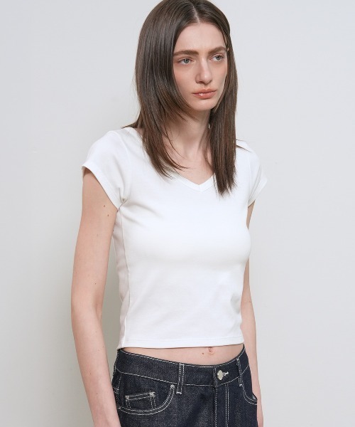 GENERAL IDEA(ジェネラルアイデア)の「【GENERAL IDEA】デイリー ショートスリーブ Vネック半袖Tシャツ / DAILY SHORT SLEEVE V-NECK T-SHIRT(Tシャツ/カットソー・レディース・ブラック/カーキ/パープル/ホワイト・S/M/L)」の6枚目の写真